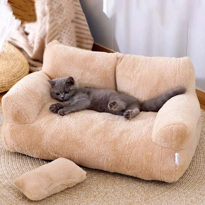 Luxuriöses Katzenbett aus Plüsch