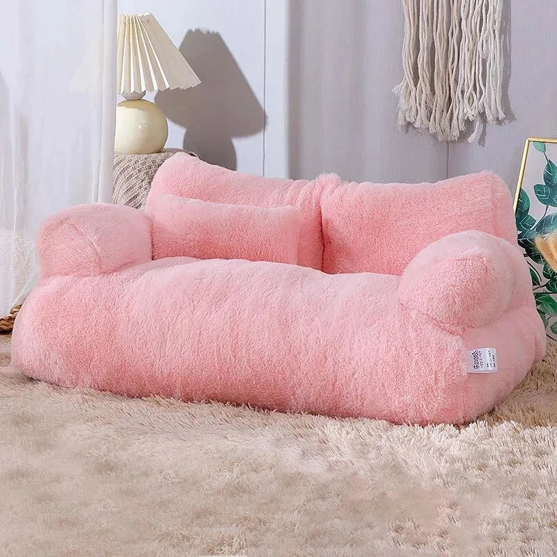 Luxuriöses Katzenbett aus Plüsch