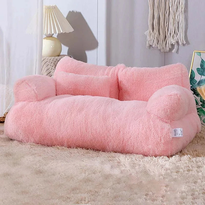 Luxuriöses Katzenbett aus Plüsch