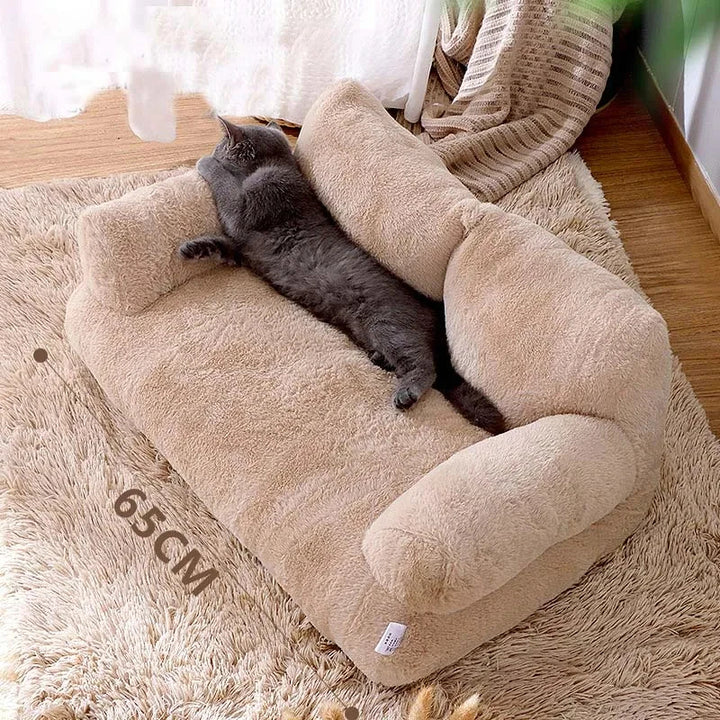 Luxuriöses Katzenbett aus Plüsch