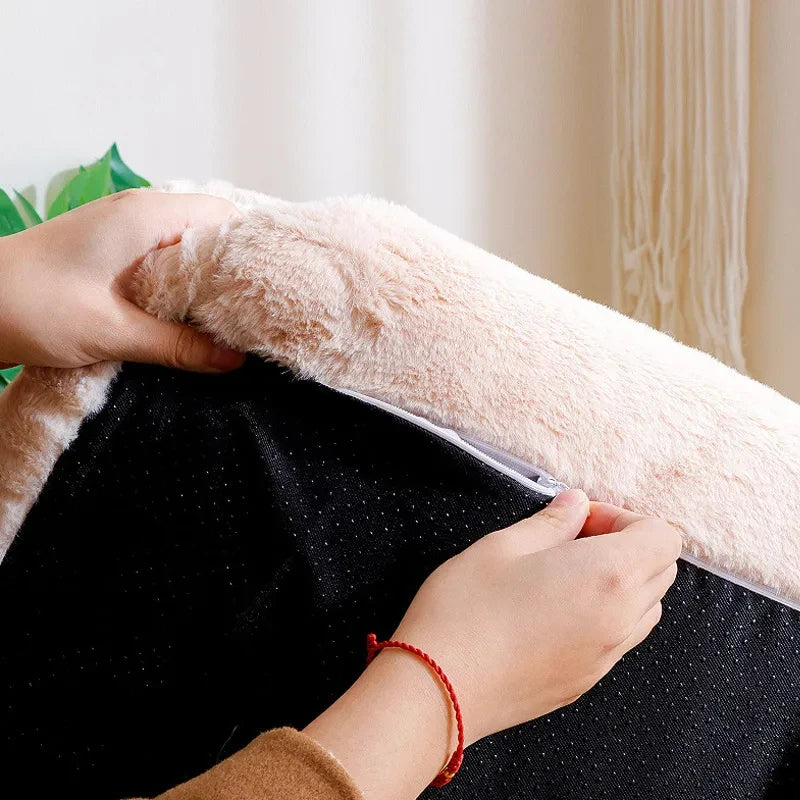 Luxuriöses Katzenbett aus Plüsch