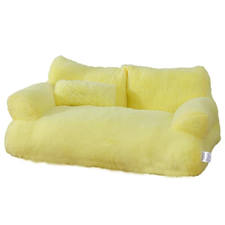 Luxuriöses Katzenbett aus Plüsch